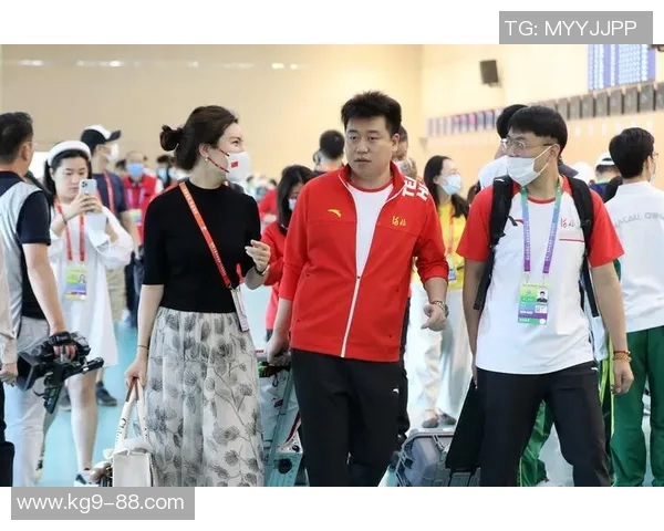 杨芳专访：从青涩小将到网球明星的成长之路与心路历程回顾